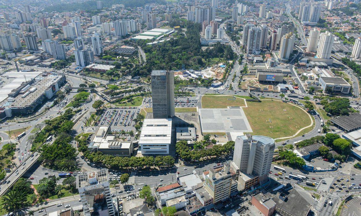 Duas pessoas morrem em deslizamento de terra em São Bernardo do Campo