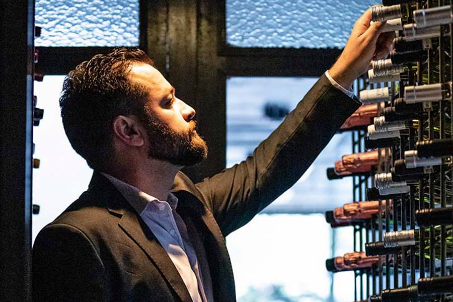 Desafio ao Sommelier: Alessandro Tagliari dá dicas de vinhos em conta
