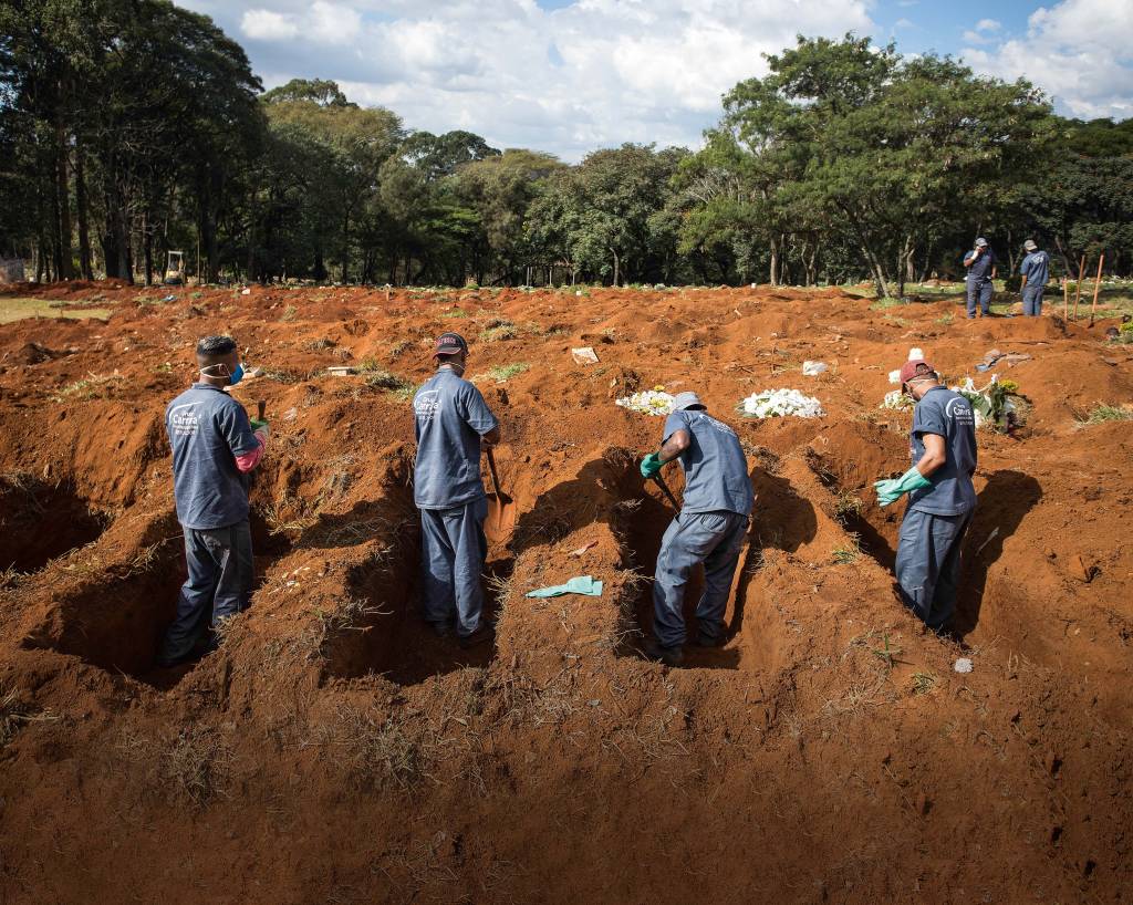 SP tem queda de casos, mortes e internações de Covid-19