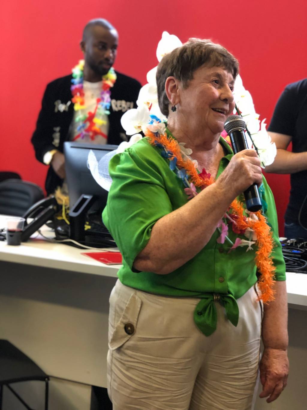 Professora de francês ensina turmas por Zoom pela primeira vez