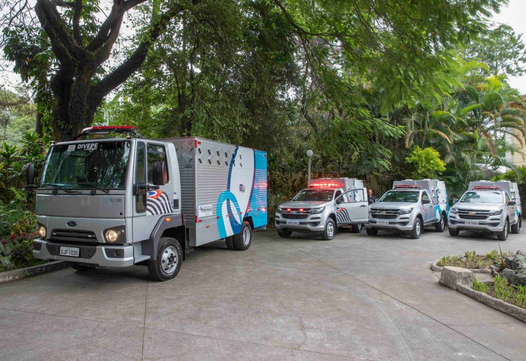 Agentes afirmam que presos são transferidos sem cuidados com a Covid-19