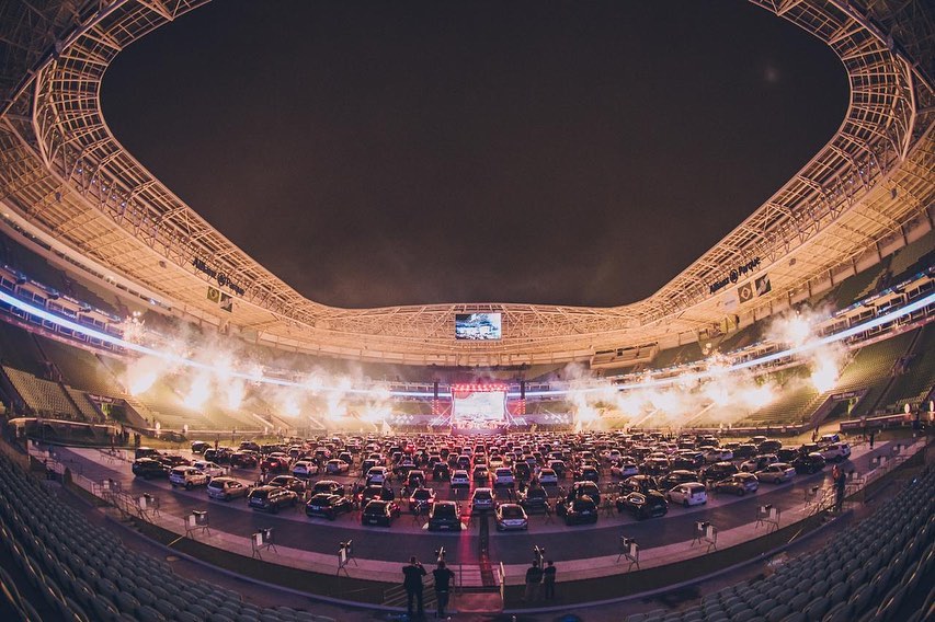 Fui conferir o show do Jota Quest no drive-in. Funcionou?