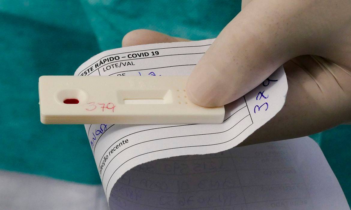 Covid: Hospital das Clínicas investiga sete casos suspeitos de reinfecção