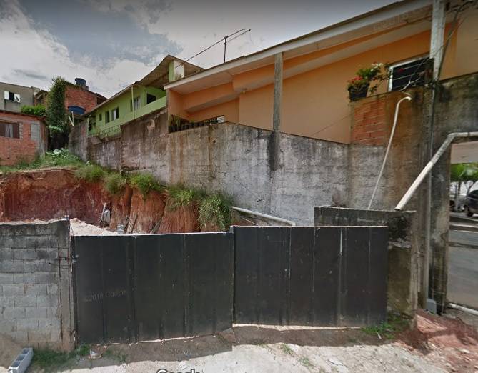 Homem morre após deslizamento em Embu das Artes