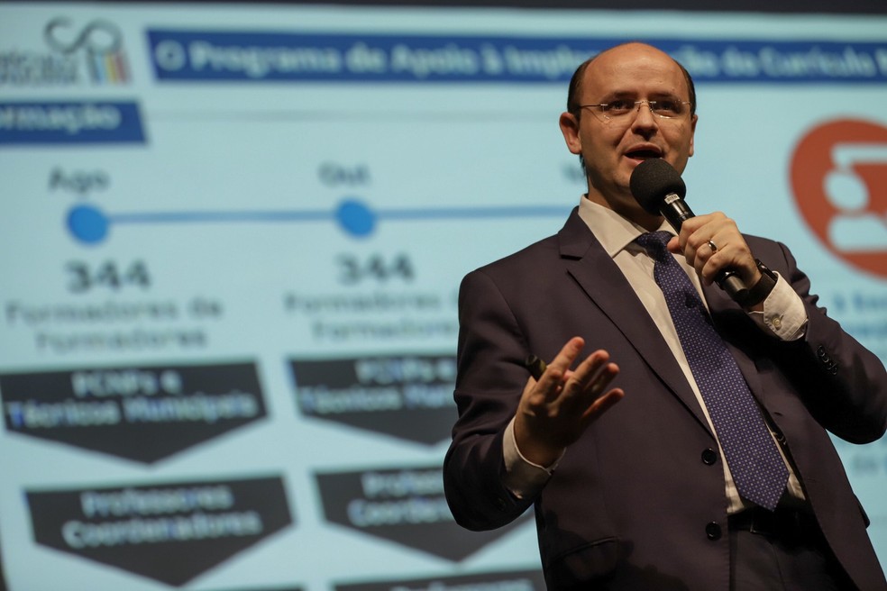 Escolas estaduais de SP terão aprovação automática em 2020