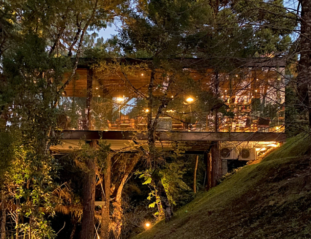 Charutaria e restaurante modernos em meio à natureza: reserva de charme Charutaria e restaurante modernos em meio à natureza: reserva de charme