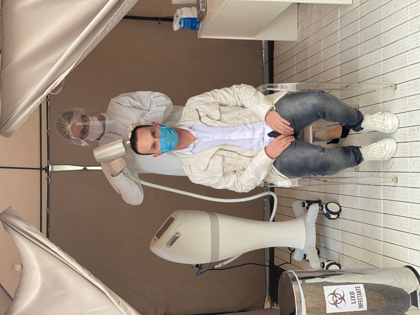 Drive-thru da beleza: médicos aplicam Botox em tenda no Jardim América