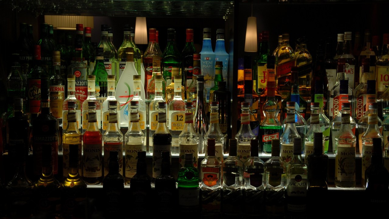 bar