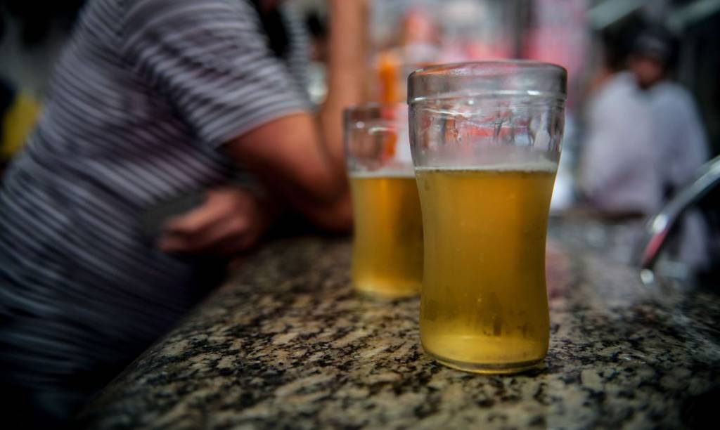 Mortes violentas e consumo de álcool estão relacionados, diz pesquisa