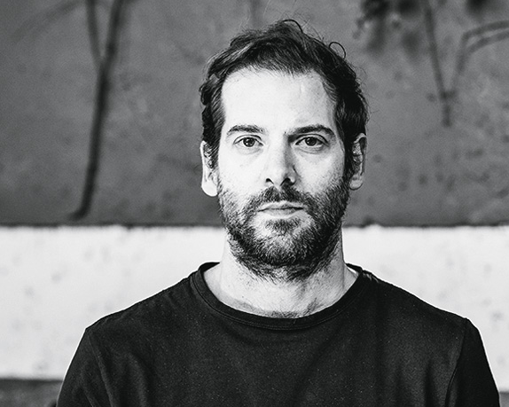 Alexandra Forbes, Gustavo Cedroni, Fernando Chucre e o casal Jefferson e Janaína Rueda: articuladores do pioneiro Ocupa Rua Alexandra Forbes, Gustavo Cedroni, Fernando Chucre e o casal Jefferson e Janaína Rueda: articuladores do pioneiro Ocupa Rua