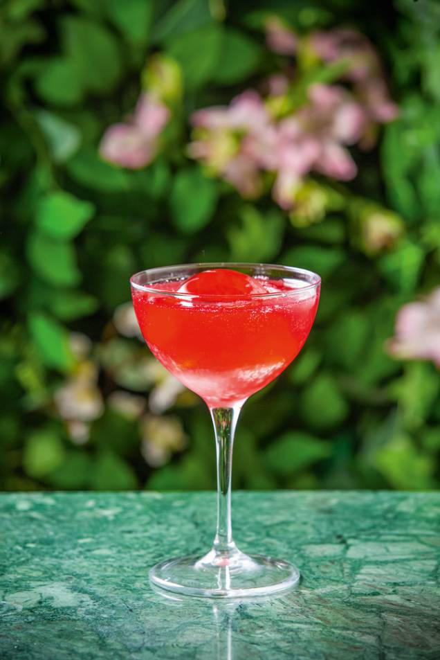 Specchi: de vodca e prosecco mais framboesa, cereja amarena e cítricos Specchi: de vodca e prosecco mais framboesa, cereja amarena e cítricos