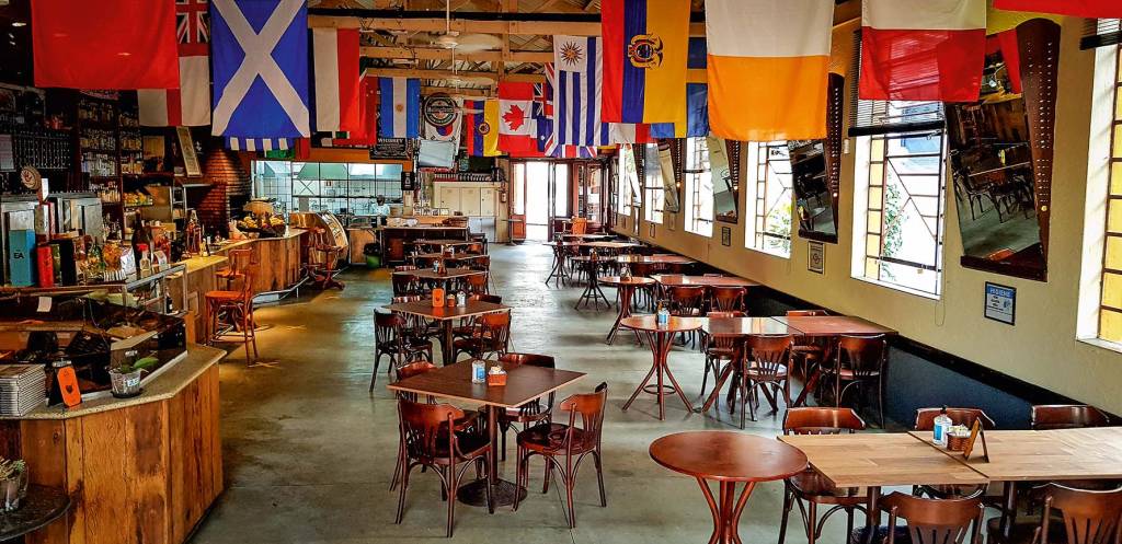 Dona Felicidade volta a receber clientes para o almoço