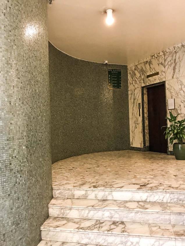 Urbanismo inteligente: só a parte alta do prédio é recuada; no térreo, na altura da calçada, lojas, galeria e passagem entre as ruas Araújo e Marquês de Itu Urbanismo inteligente: só a parte alta do prédio é recuada; no térreo, na altura da calçada, lojas, galeria e passagem entre as ruas Araújo e Marquês de Itu