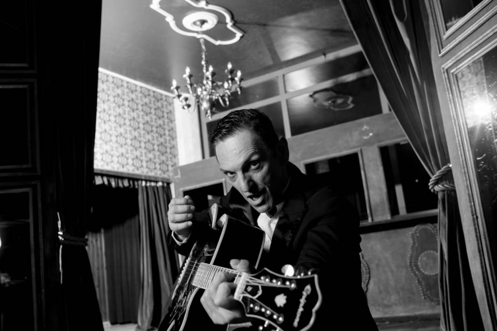 Paulo Miklos e Elza Soares estão na Virada SP On-line