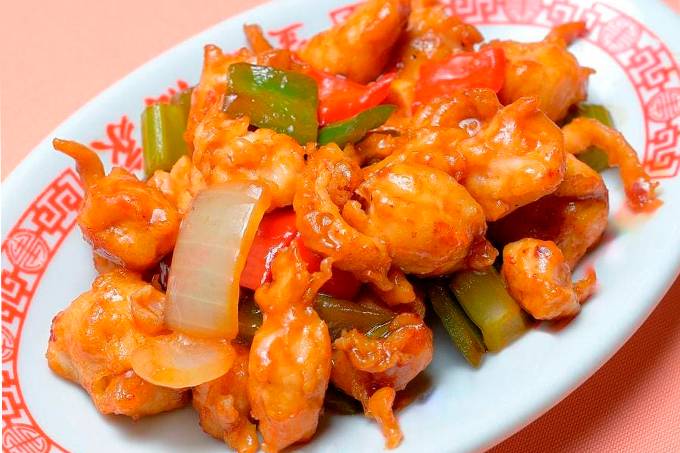 Chinês Golden Plaza faz promoções de combos por delivery