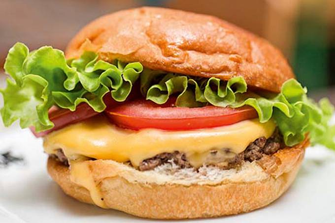 Cabana Burger inaugura unidade em Santana