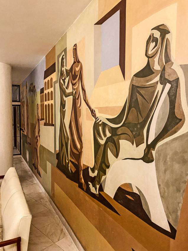 Murais de Clóvis Graciano, jardins de Lux e Stoll, cálculos de Kassoy e Franco, decoração de Maitrejean: escalação dos irmãos Helcer Murais de Clóvis Graciano, jardins de Lux e Stoll, cálculos de Kassoy e Franco, decoração de Maitrejean: escalação dos irmãos Helcer