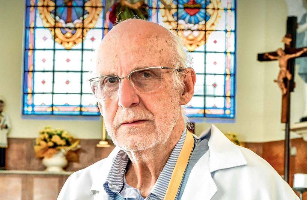 Padre Júlio Lancellotti é atacado por jovens católicos fundamentalistas