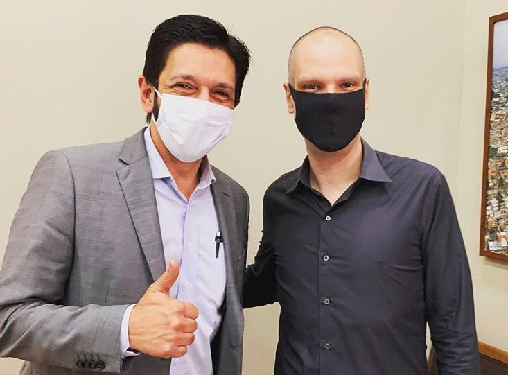 Imagem mostra Ricardo Nunes e prefeito Bruno Covas