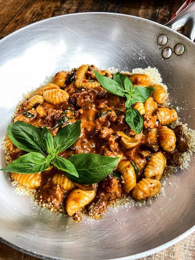 Cavatelli com ragu de linguiça e cogumelo: das dezoito opções do cardápio Cavatelli com ragu de linguiça e cogumelo: das dezoito opções do cardápio