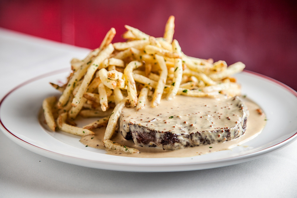 Steak com molho dijonaise e fritas_03.jpg Steak com molho dijonaise e fritas_03.jpg