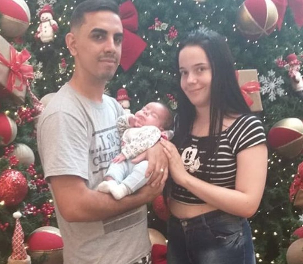 Bebê engasga com uva e morre depois de 17 dias internado na UTI