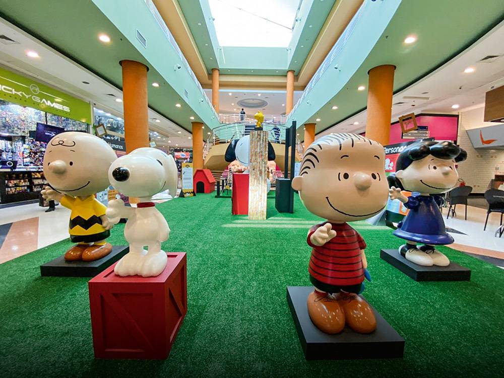 Shopping faz exposição comemorativa dos 70 anos de Snoopy