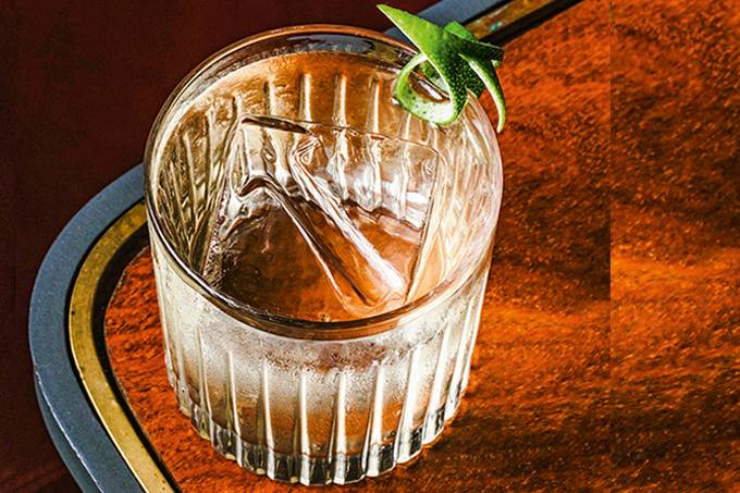 SubAstor volta a servir bons drinques, mas somente com reserva