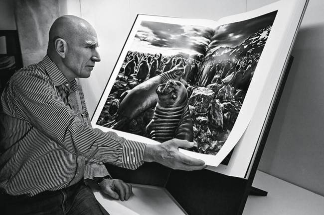 Sebastião Salgado e a edição de luxo de seu livro: tiragens limitadas também povoam a loja