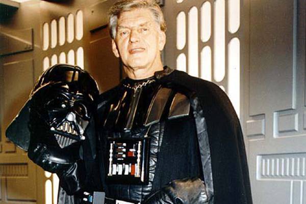 David Prowse, que deu vida a ‘Darth Vader’, morre aos 85 anos