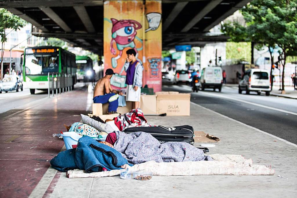 Movimentos criticam pagar para quem abrigar pessoas em situação de rua