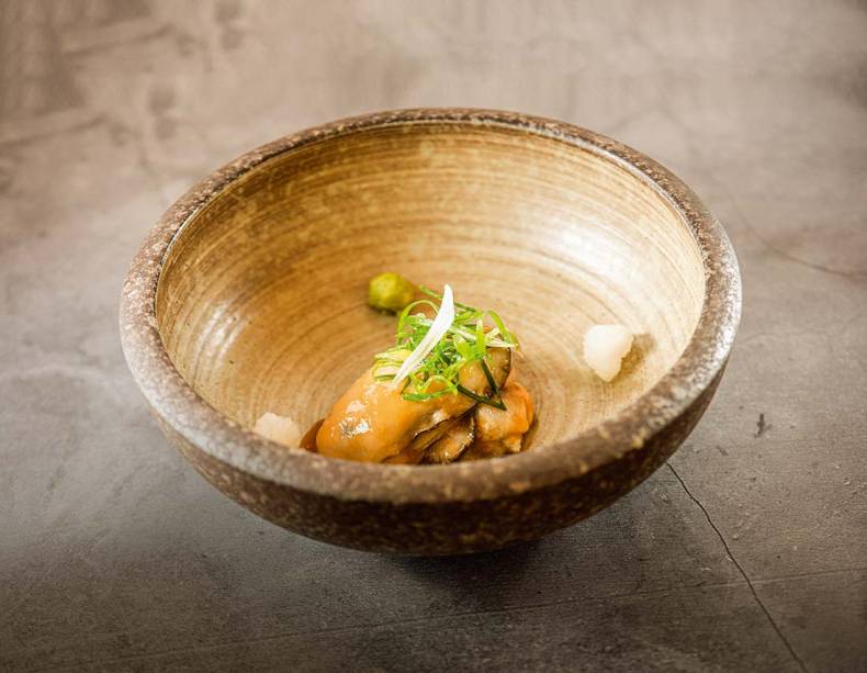 Ostras no missô: para temperar com nabo e wassabi Ostras no missô: para temperar com nabo e wassabi