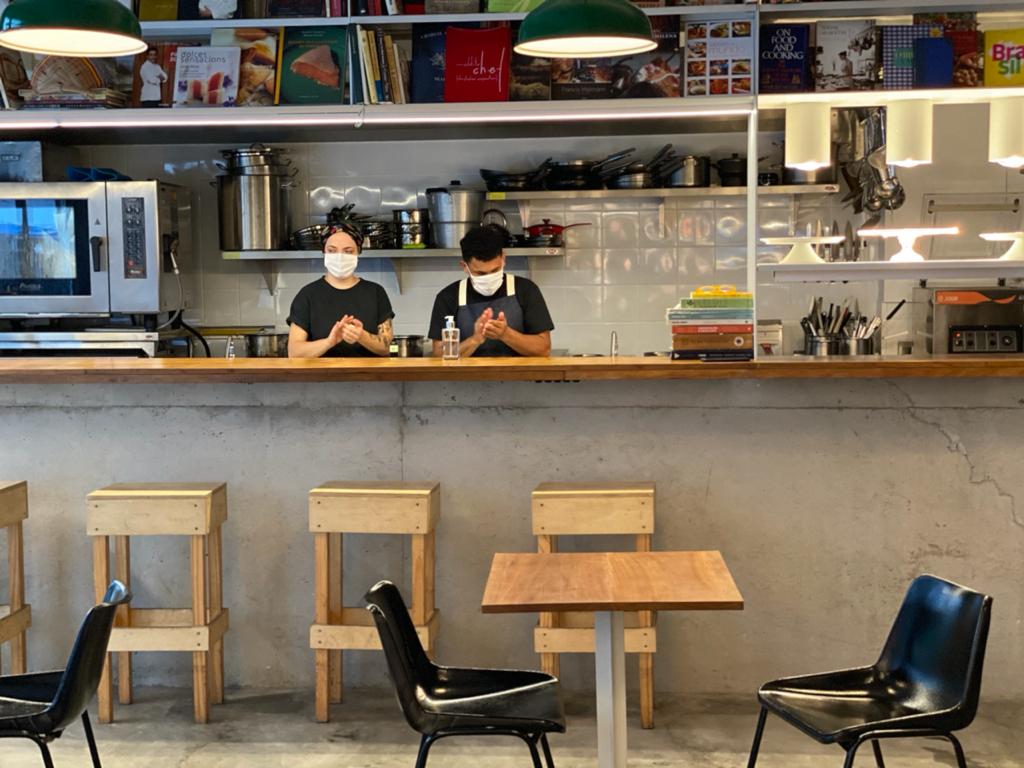 Justiça autoriza retiradas de pedidos em bares e restaurantes de SP