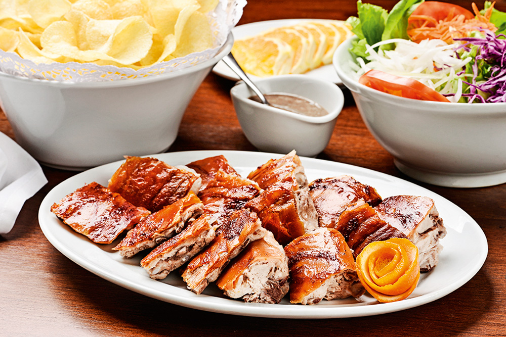 Cinco restaurantes que preparam ceias de réveillon para viagem