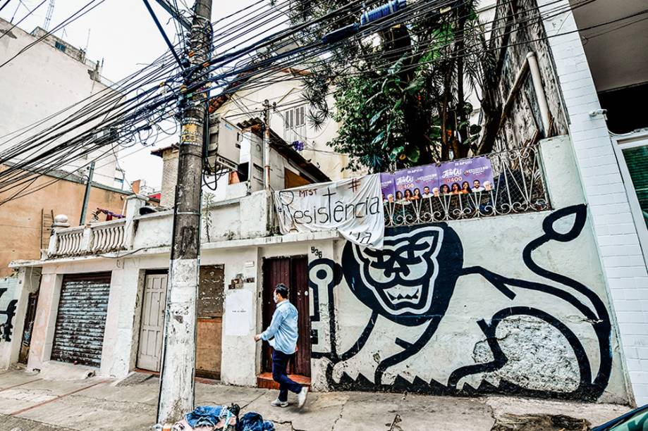 Casar&atilde;o abandonado na Rua Pamplona (abaixo): vendido pelo governo federal em novembro por 10,9 milh&otilde;es de reais