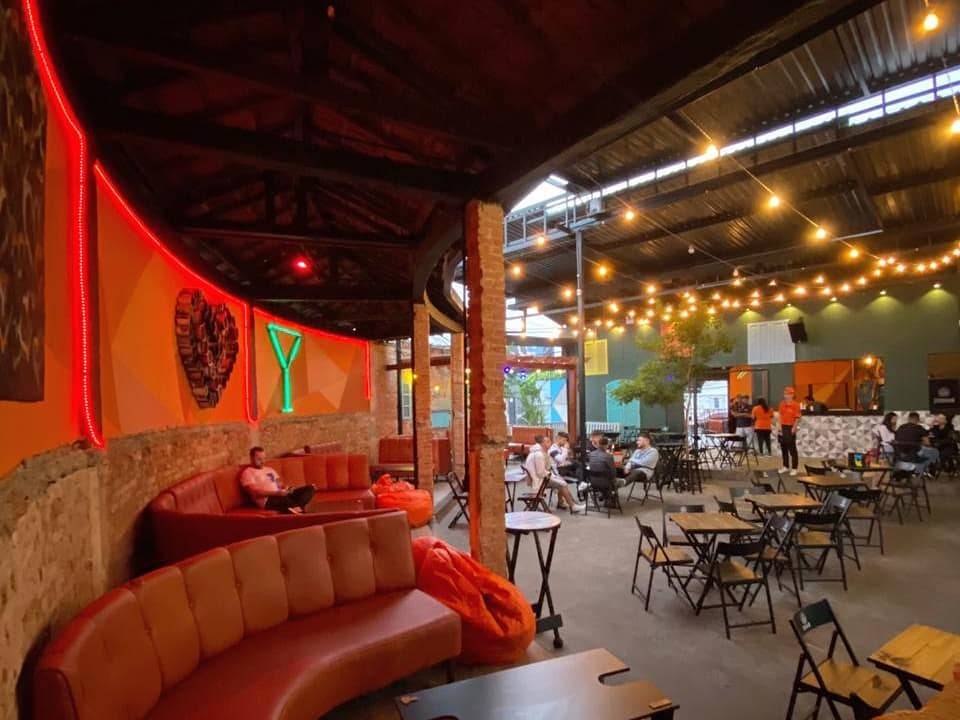 Quintal do Rei: clientes relataram assédio sexual e agressão em frente ao bar.
