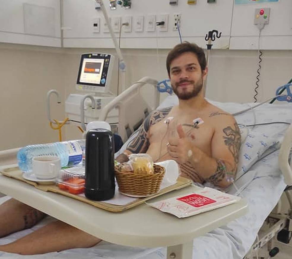 Vereador Felipe Becari recebe alta após ser picado por jararaca