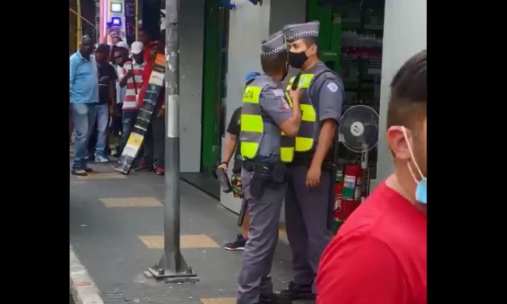 Policiais militares brigam no centro de São Paulo