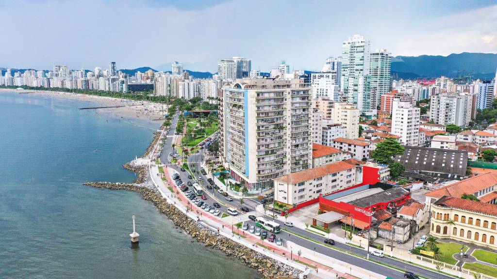 Quiosqueiro é assassinado na faixa de areia da praia de Santos