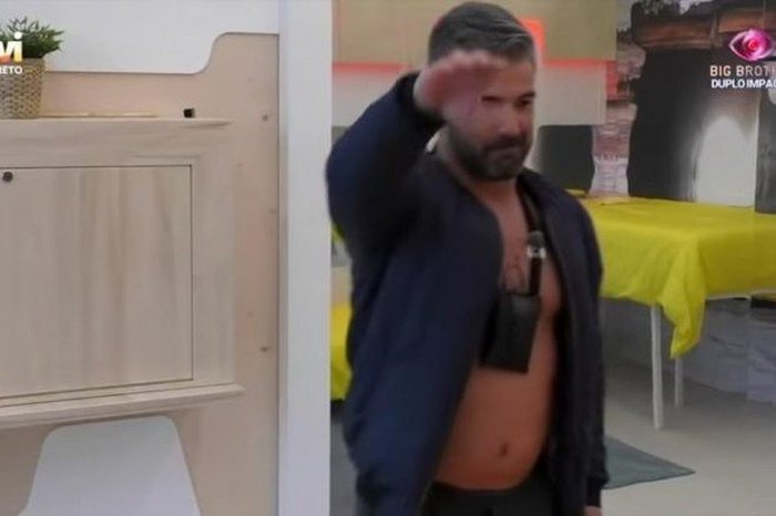 Hélder Teixeira Hélder fazendo a saudação nazista, com o braço estendido