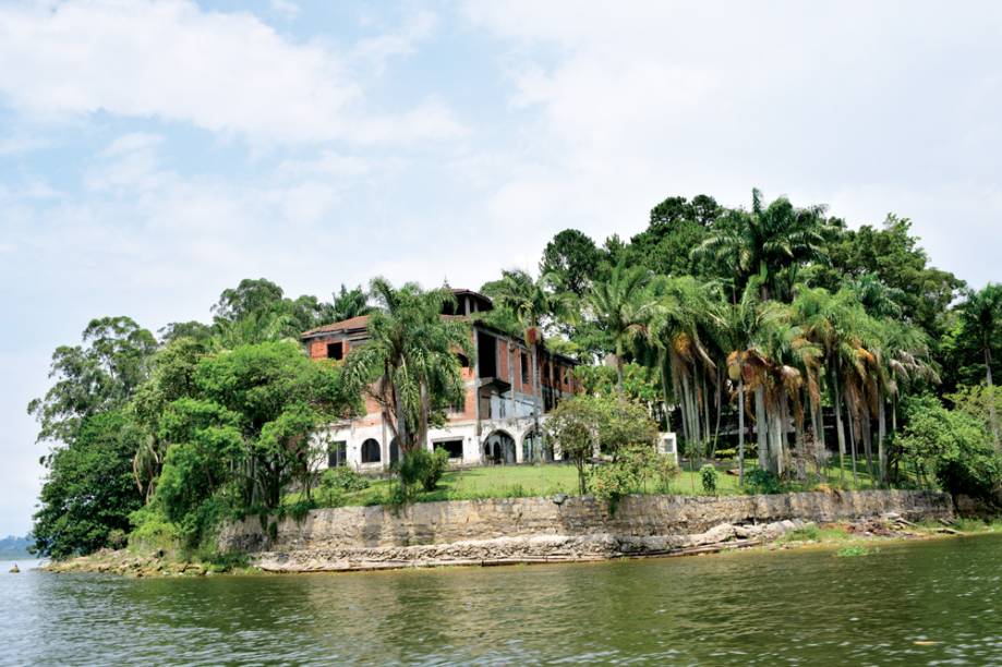 Riviera: casa e barcos abandonados Riviera: casa e barcos abandonados