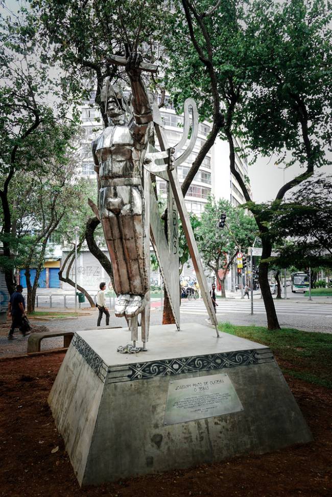 Créditos_MarcelFarias.jpg Tebas (2020): escultura de Lumumba Afroindígena