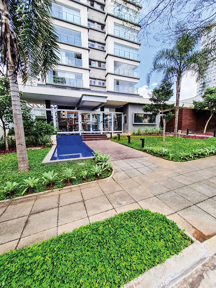 Proprietários reclamam de vandalismo em prédios em Pinheiros com áreas livres na entrada