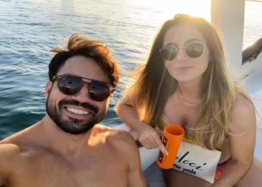 Mulher suspeita de matar companheiro postou foto de casal horas antes