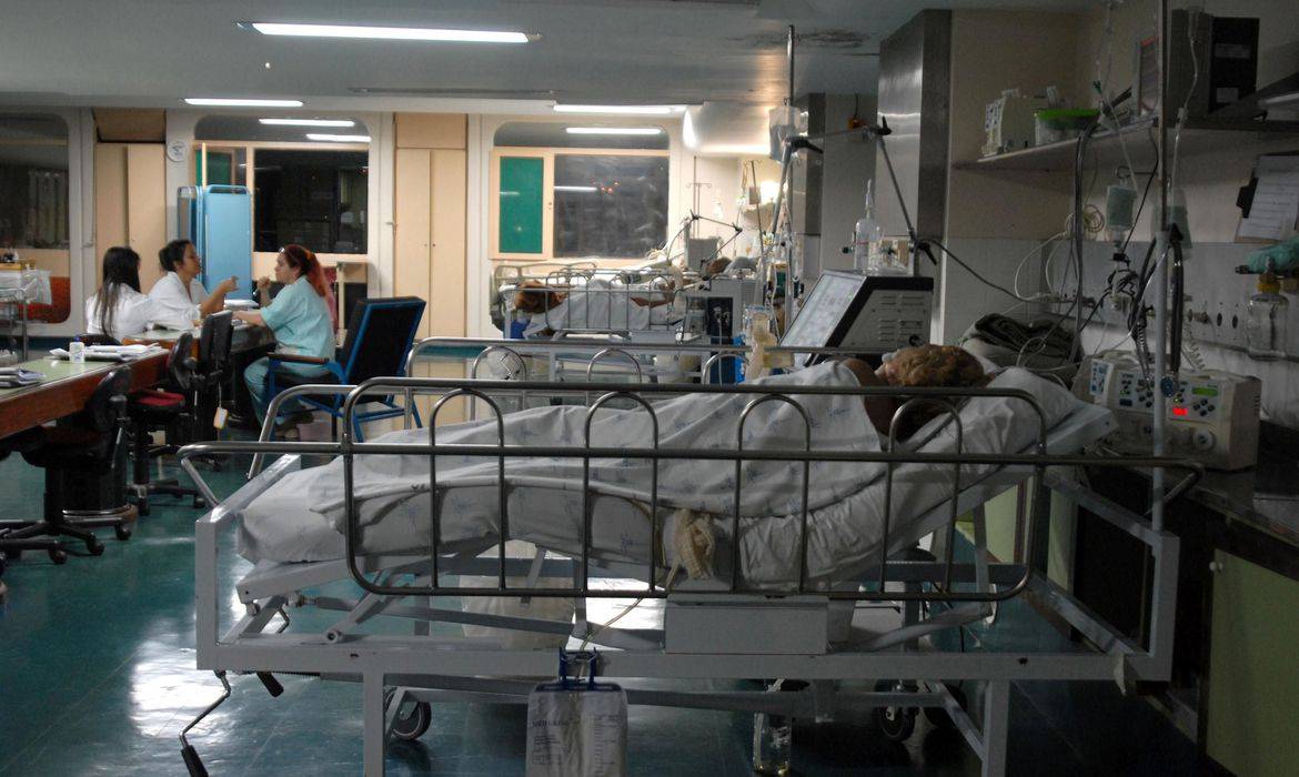 21 hospitais estaduais chegam a 100% de ocupação de UTI Covid-19