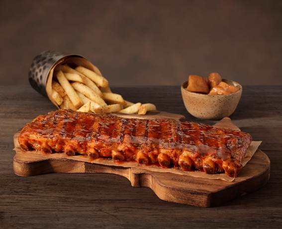 Costela de porco: coberta com molho barbecue