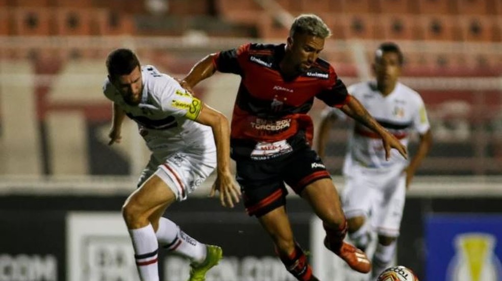 Filha de 4 anos do jogador Luiz Paulo morre em acidente doméstico