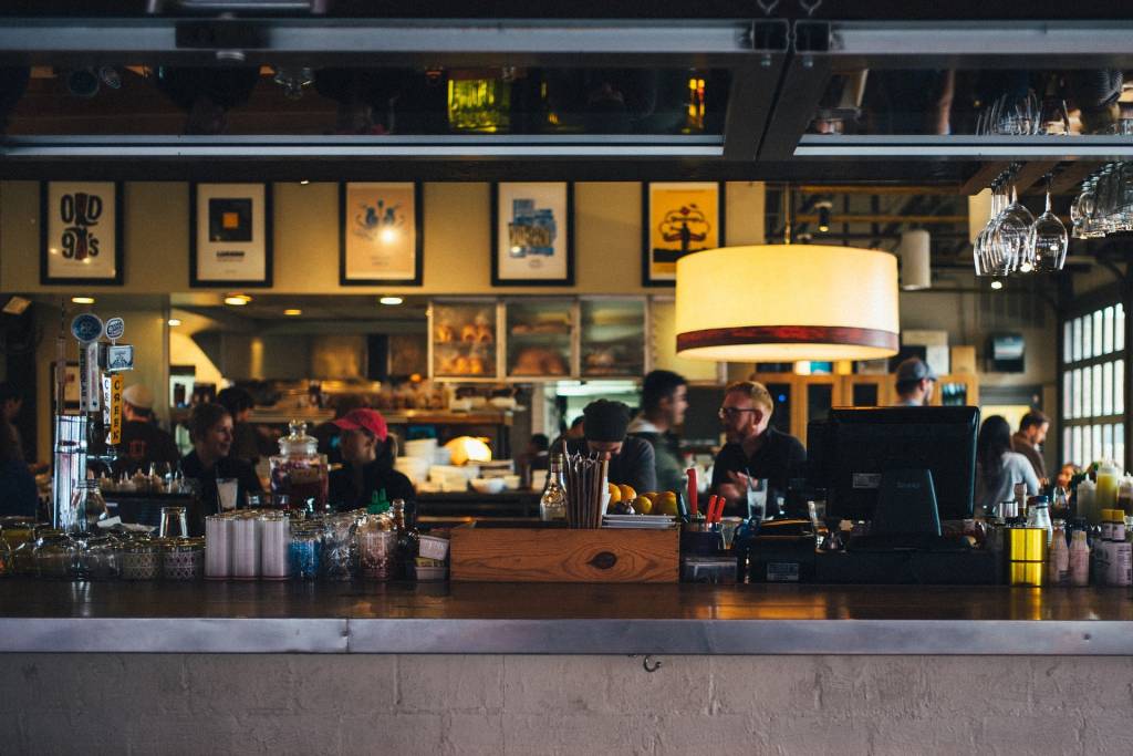 Projeto de lei quer isentar bares e restaurantes de IPTU