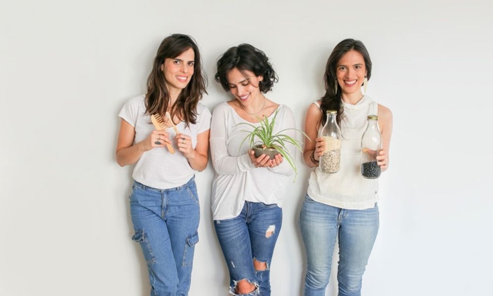 Como a redução no consumo de roupas mudou a vida de três irmãs