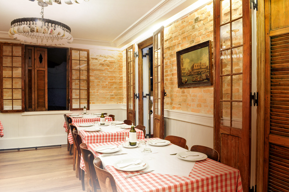 Com restrições do governo, jantar vira happy hour